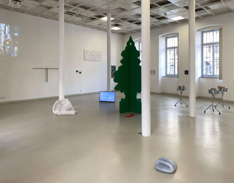 Vue de l’exposition "Cantonale Berne Jura 25/26", EAC (les halles), 2025. Photo: Ph.Q / eac ( les halles )