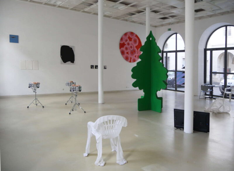 Vue de l’exposition "Cantonale Berne Jura 25/26", EAC (les halles), 2025. Photo: Ph.Q / eac ( les halles )